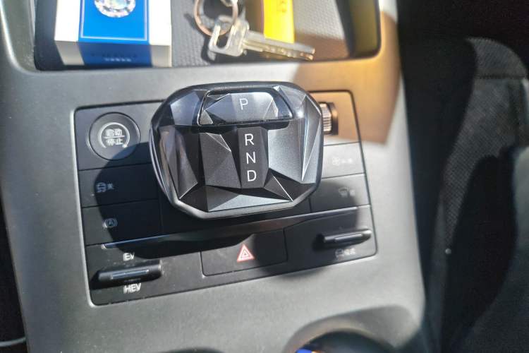 Used BYD Qin PLUS 2025 DM-i Smart Drive 55KM Leading Model Gear Lever