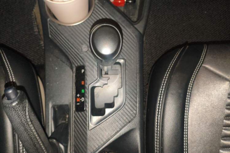 Used Toyota RAV4 2015 2.0L CVT Two-Wheel Drive Fashion Edition
