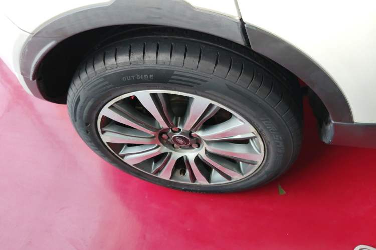 Used Land Rover Range Evoque 2017 2.0T British-Style Prestige Edition Right Rear Wheel Hub