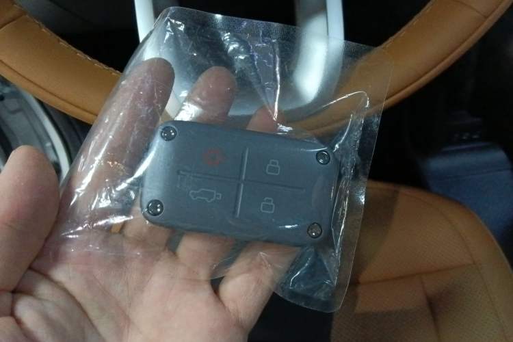 Used iCAR V27 2026 Model 200KM Four-Wheel Drive Falcon 500