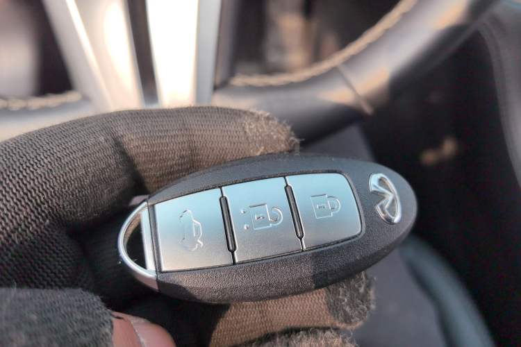 Used Infiniti Q50L 2018 2.0T Enjoyment Version China VI Standard
