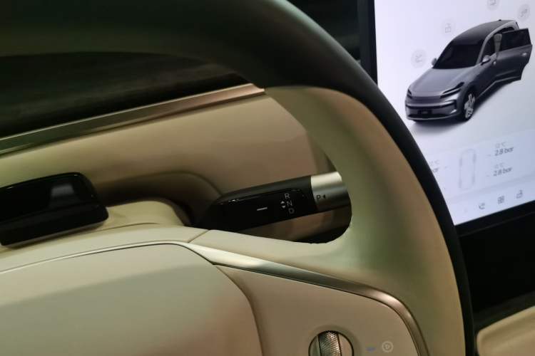 Used ONVO Luxeed L90 2025 Model—Ultra Six-Seater Version