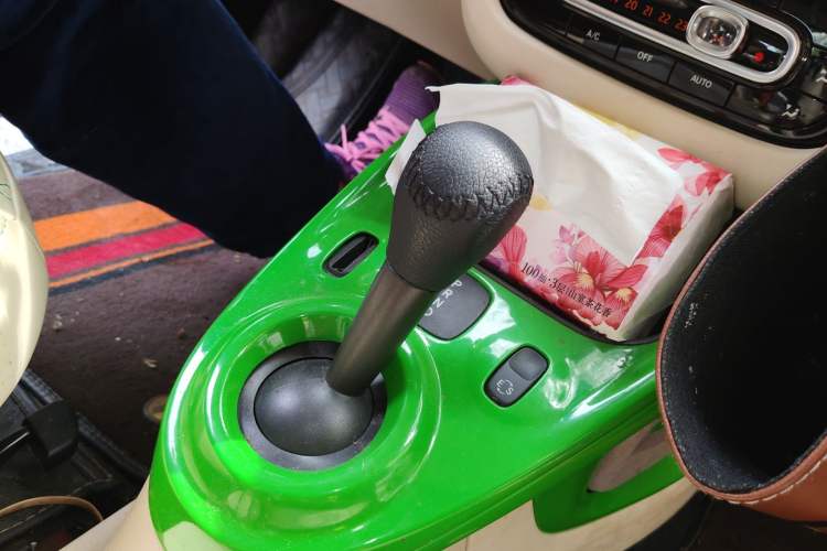 Used smart fortwo 2019 0.9T 66kW Red Instant Special Edition China VI Gear Lever