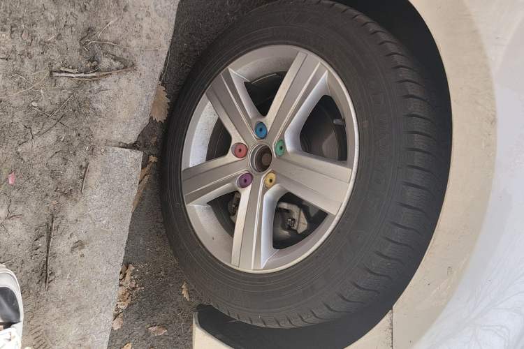 Used Volkswagen Golf 2015 1.4TSI Automatic Comfort Model Right Front Wheel Hub