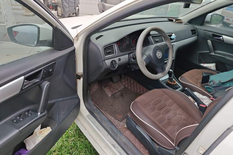 Used Volkswagen Gran Lavida 2013 1.6L Automatic Comfort Model Driver Seat