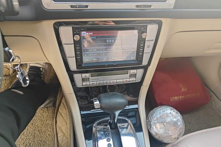 Used Volkswagen Passat 2009 2.0L MFI Automatic Luxury Edition
