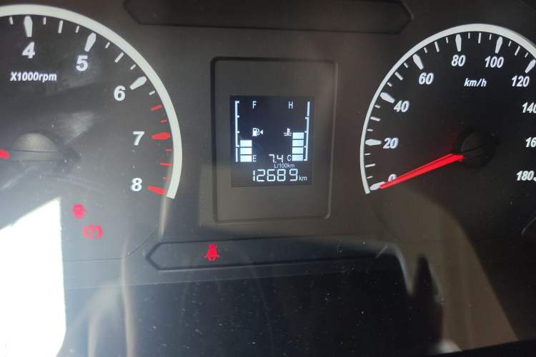 Used FORTHING Lingzhi 2023 M5 1.6L Practical Model 5 Seats Odometer Close Up