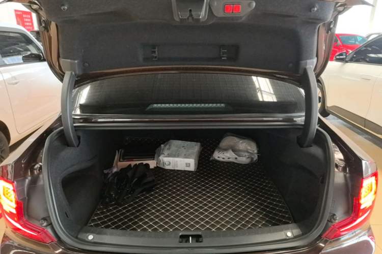 Used Volvo S90 2017 T5 Zhiyuan Edition