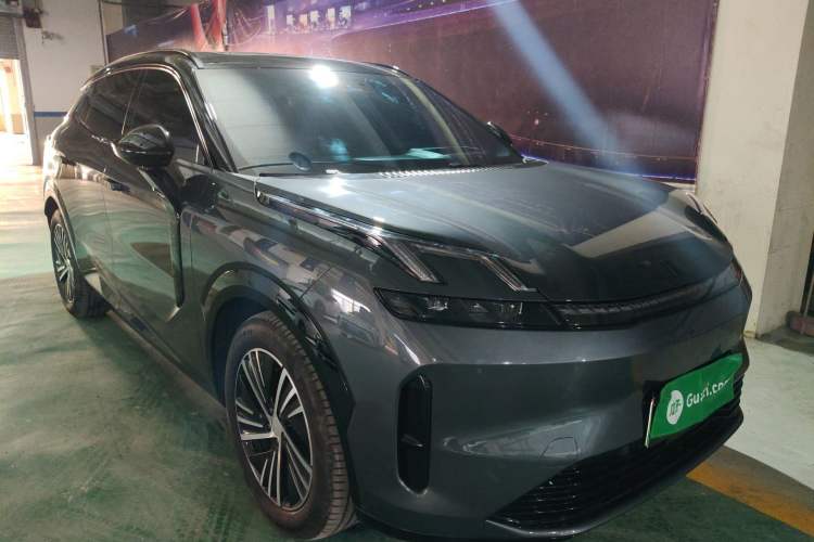 Used Lynk & Co 08 EM-P 2025 120km Long-Range Halo Front Right 45 Deg