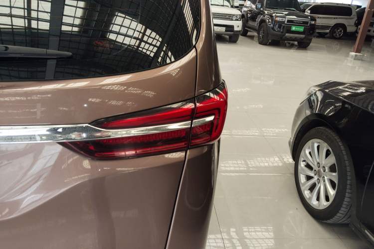 Used Buick GL8 2020 Land Cruiser Executive Class 652T Comfort Model
