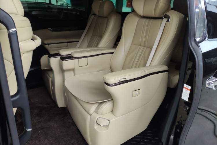 Used Toyota Alphard 2020 Dual-Engine 2.5L Prestige Edition
