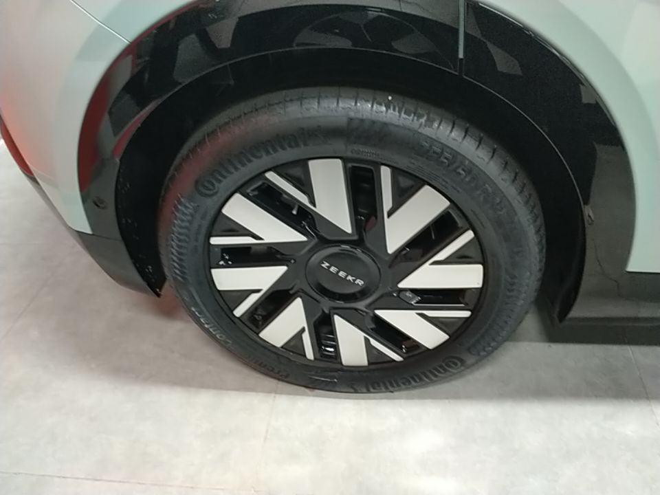 Zeekr MIX 2025 Intelligent Driving Version — снимка 11