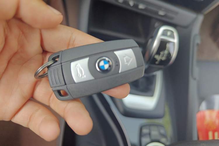 Used BMW X1 2015 sDrive18i Leading Edition
