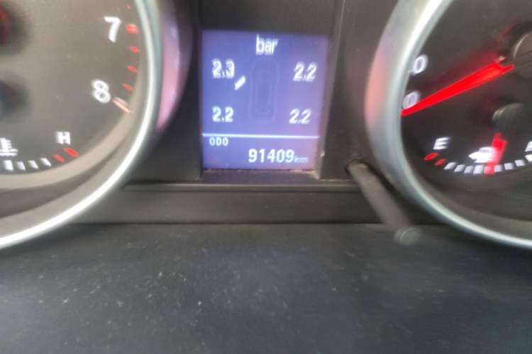 Used Haval H6 2016 Upgraded Model 1.5T Manual Two-Wheel Drive Elite Version Odometer Close Up