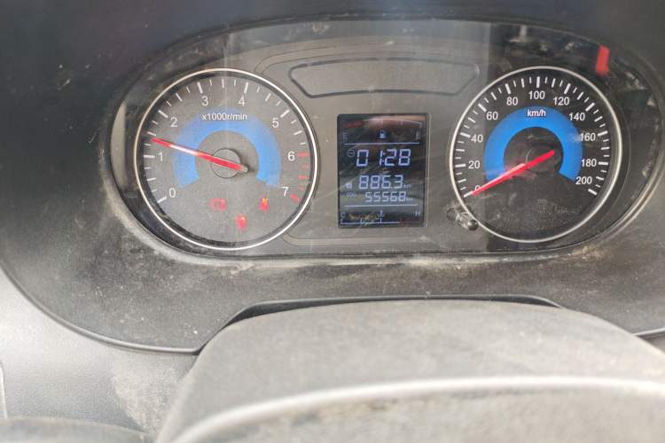 Used Dongfeng Fengon 380 2022 1.5L Comfort-Class Passenger Vehicle (Steel Spring) with 7 Seats Odometer Close Up