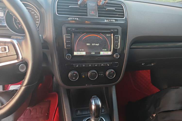 Used Volkswagen Scirocco 2015 2.0 TSI Luxury Edition Audio And AC Panel