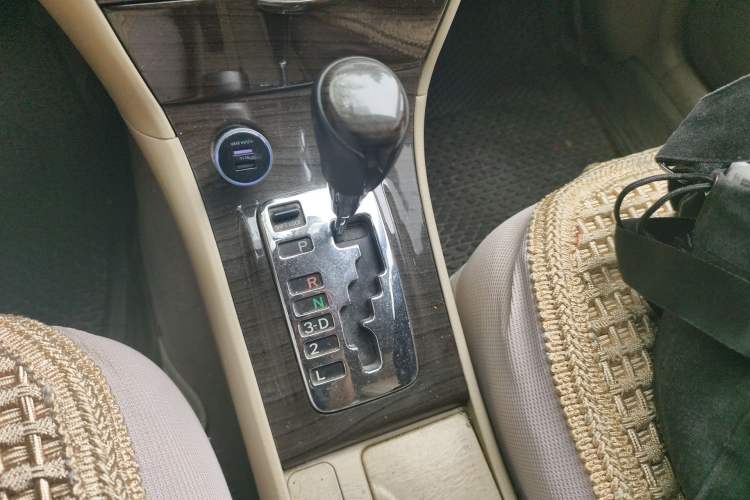 Used Toyota Corolla EX 2013 1.6L Automatic Luxury Edition Gear Lever