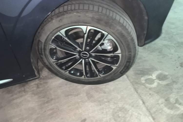 Used Roewe iMAX8 2022 400TGI Prestige Edition Right Front Wheel Hub