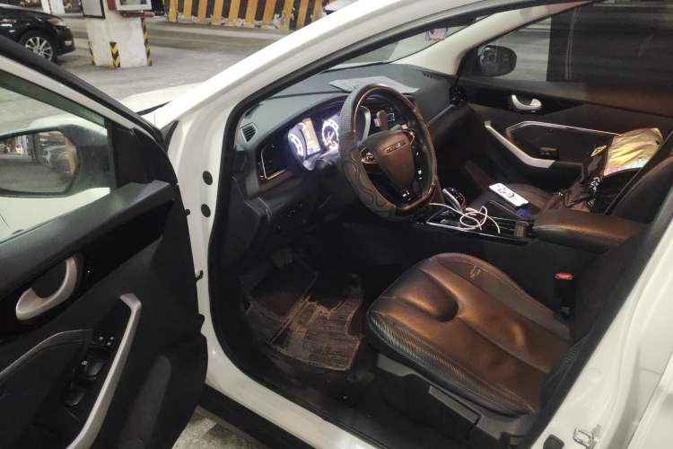 Used Venucia D60EV 2022 Standard Range Smart Drive Version Driver Seat