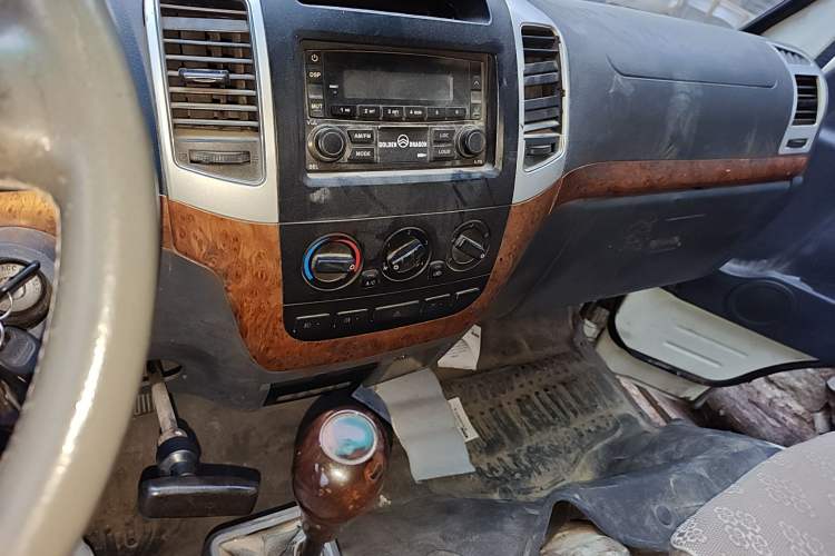 Used Golden Dragon Hiace 1999 2.0L Short-Wheelbase Gasoline Premium Version V19 Audio And AC Panel