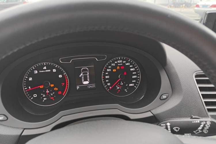 Used Audi Q3 2013 35 TFSI Ambition Edition Instrument Cluster