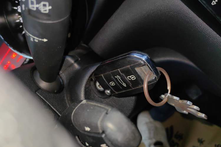 Used Peugeot 3008 2015 2.0L Automatic Classic Edition