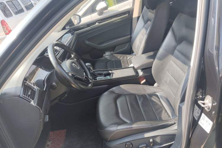 Used Volkswagen Phideon 2018 Revised Version 380TSI Two-Wheel Drive Business Edition
