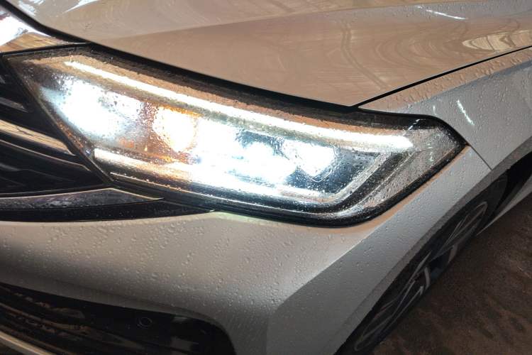 Used Volkswagen Sagitar 2023 300TSI DSG Excellence Edition Left Front Headlight