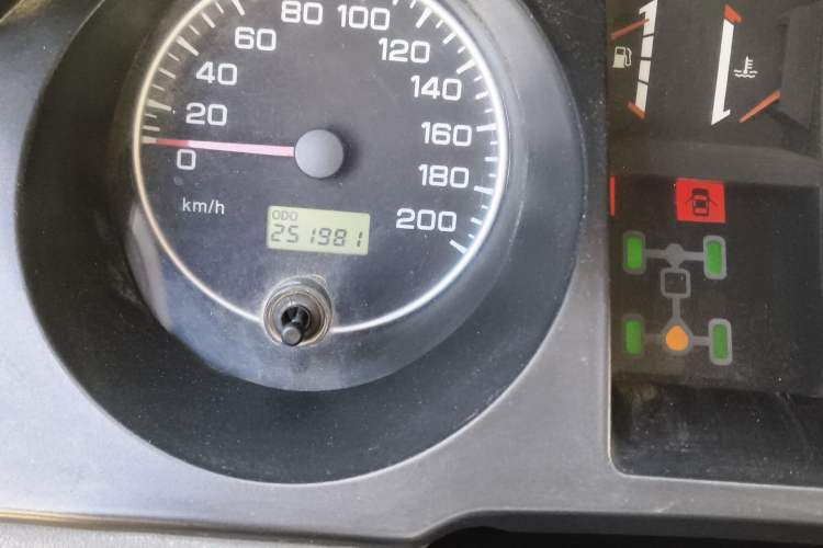 Used Leopaard 6481 2009 2.2L Manual 4x4
