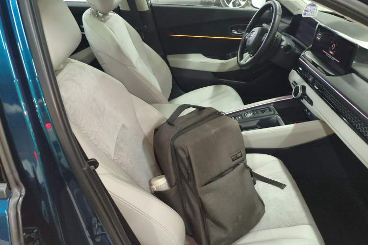 Used Honda Accord New Energy 2023 2.0L ePHEV Flagship Edition Right Front Seat