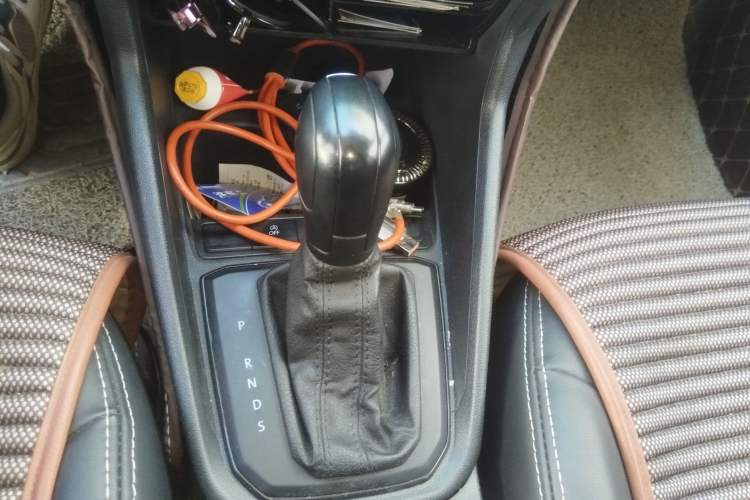 Used Volkswagen Santana 2019 1.5L Automatic Fashion Edition China VI Gear Lever