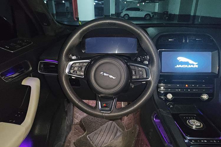 Used Jaguar F-PACE 2016 3.0 SC Four-Wheel Drive S High-Performance First-Edition Limited Model