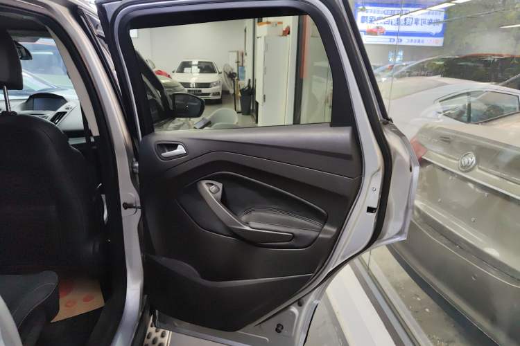 Used Ford Kuga 2013 1.6L GTDi Two-Wheel-Drive Trend Model
