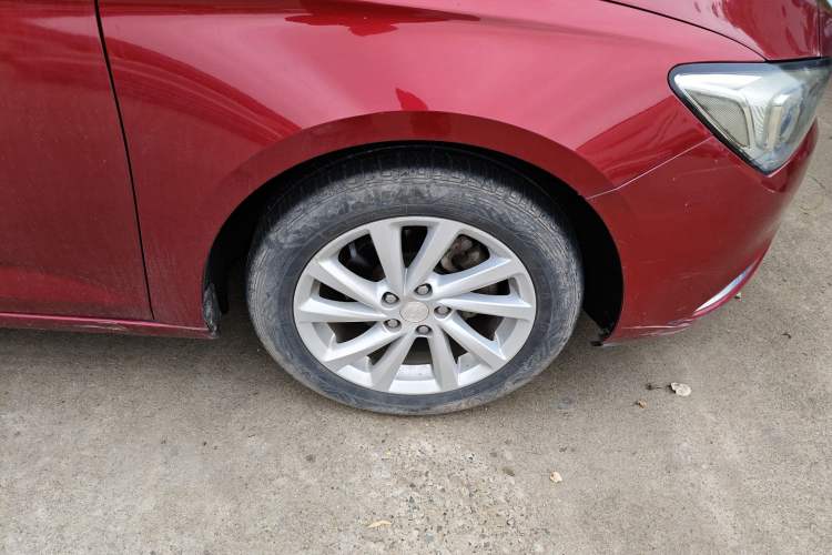 Used Buick Verano 2017 Sedan 15S Automatic Entry Model Right Front Wheel Hub