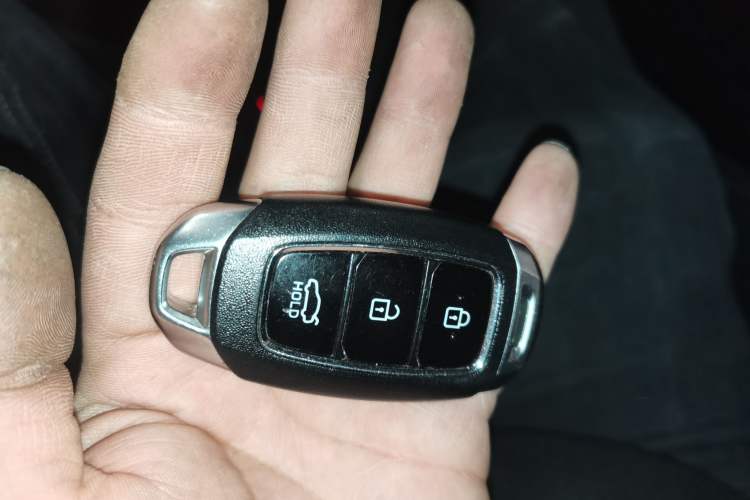 Used Hyundai Elantra 2021 1.5L CVT LUX Prestige Edition
