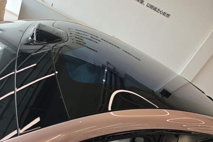 Used Xiaomi Auto YU7 2025 Ultra-Long Range High-Performance All-Wheel-Drive Max Edition
