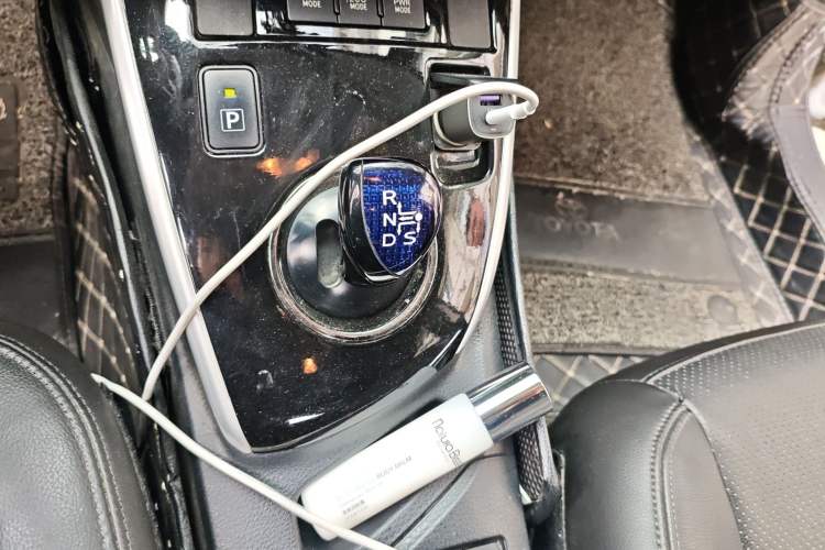 Used Toyota Levin 2017 Revised Dual-Engine 1.8H GS E-CVT Elite Sunroof Version China V Standard