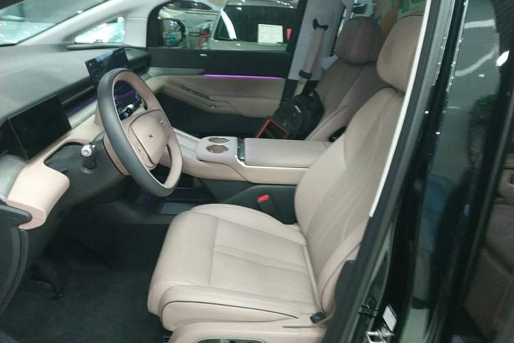 Used XPeng X9 2025 740 Ultra-Long Range Max
