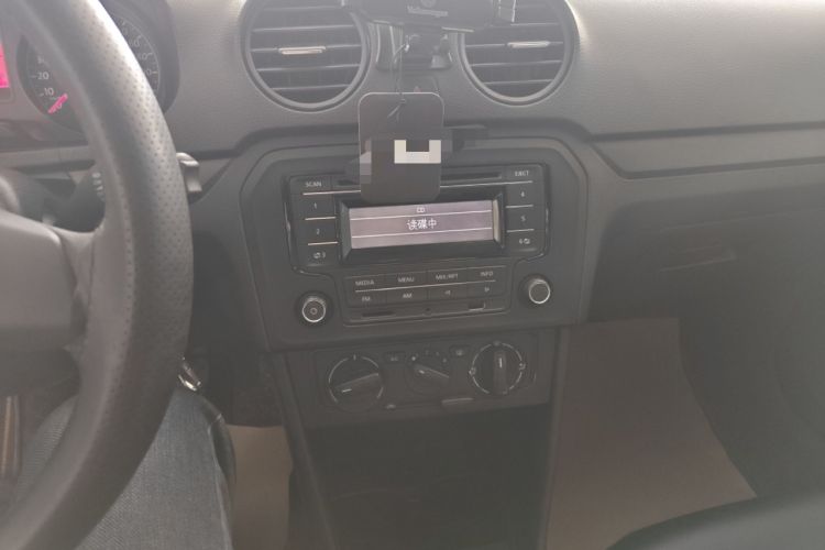 Used Volkswagen Jetta 2015 Zhuihui Edition 1.4L Manual Fashion Model Audio And AC Panel