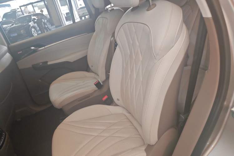 Used Roewe RX9 2023 2.0T Four-Wheel Drive Luxury Edition
