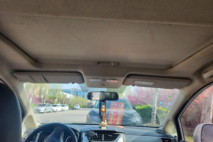 Used Venucia R50X 2013 1.6L Automatic Model
