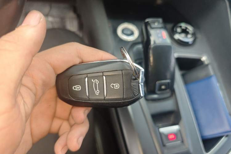 Used Peugeot 5008 2017 380THP 7-Seater Luxury Edition Vehicle Key