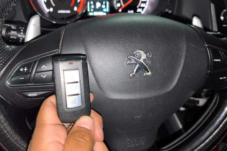 Used Peugeot 4008 2013 2.0L Two-Wheel Drive Luxury Version Vehicle Key