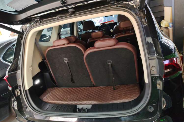 Used Geely Auto Haoyue 2022 1.8TD Automatic Prestige 7-Seater
