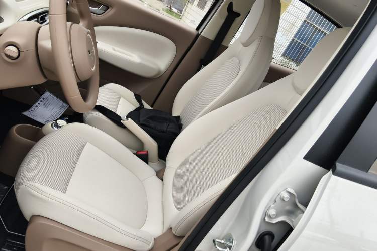 Used Wuling Hongguang MINIEV 2025 Four-Door Version Advanced Edition Left Front Seat