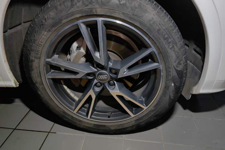 Used Audi Q5L 2018 45 TFSI Prestige Fashion Edition China V Emission Standard Right Front Wheel Hub