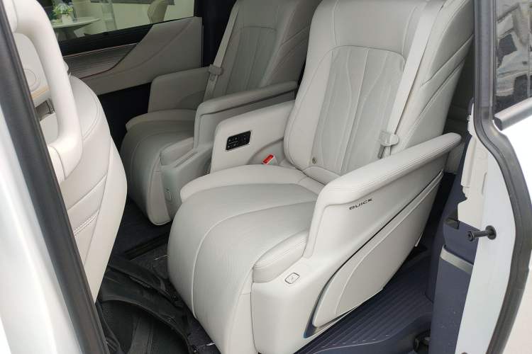 Used Buick GL8 2026 Model Lu Zun Luxury Edition Left Rear Seat