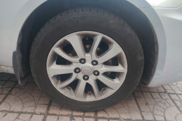 Used Soueast V5 Lingzhi 2012 1.5L Manual Luxury Version Right Front Wheel Hub