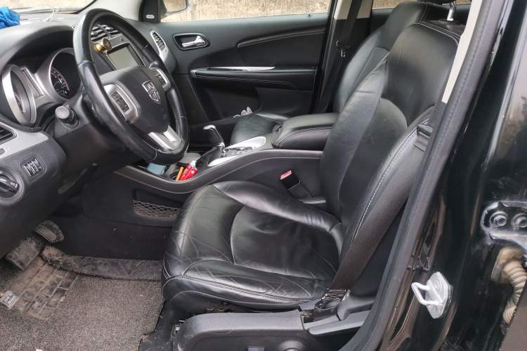 Used Dodge Journey 2013 2.4L Two-Wheel Drive Luxury Version