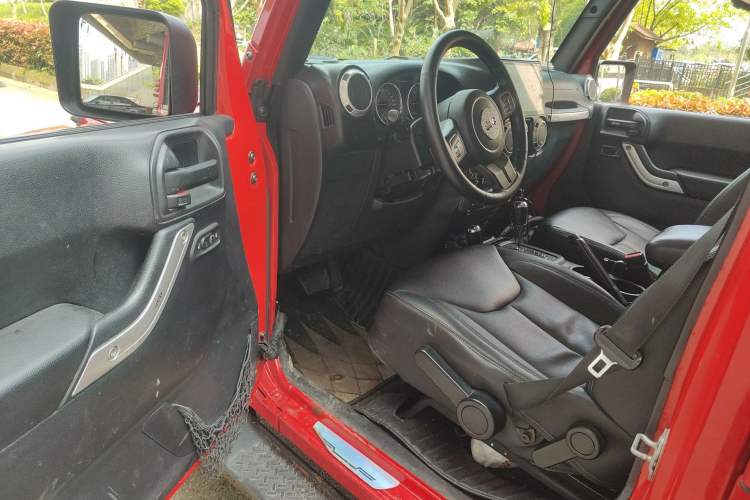 Used Jeep Wrangler 2015 2.8TD Sahara Four-Door Comfort Edition